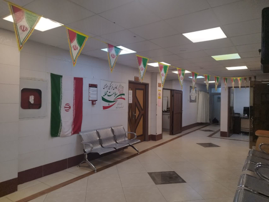 فضاسازی و آذین‌بندی مراکز بهداشت به مناسبت دهه فجر