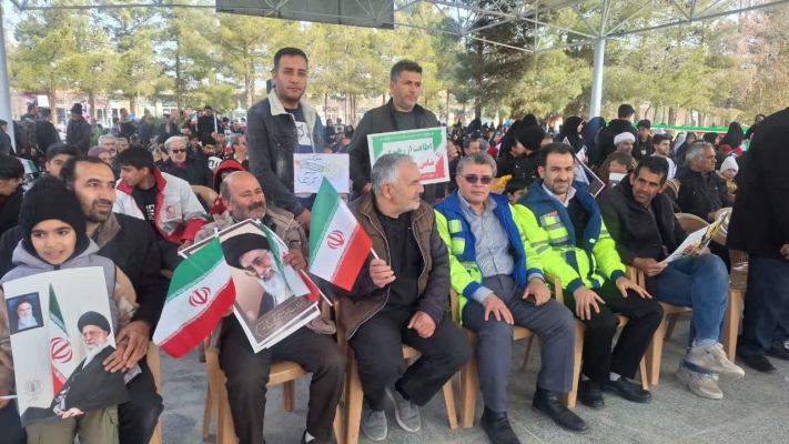 حضور مدیریت و پرسنل شبکه بهداشت و درمان و مراکز تحت پوشش شهرستان کوهپایه در راهپیمایی پرشور ۲۲ بهمن