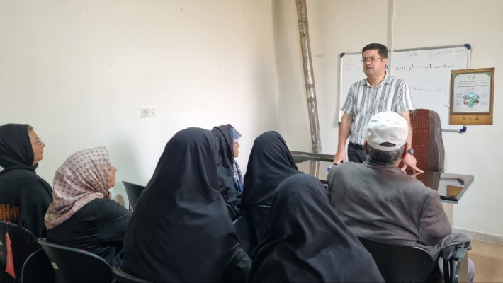 برگزاری جلسه آموزشی به مناسبت هفته سلامت و با تاکید بر مولفه های اجتماعی موثر بر سلامت در پایگاه تودشکچویه