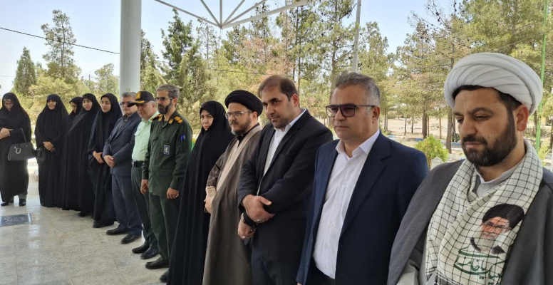 برگزاری  مراسم عطر افشانی قبور مطهر شهدای شهرستان