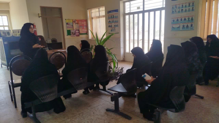 برگزاری جلسه آموزشی تغذیه در خانه بهداشت مشکنان با تأکید بر مولفه های اجتماعی موثر بر سلامت (SDH)