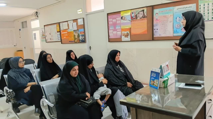 برگزاری جلسه آموزشی پیشگیری و کنترل سوء تغذیه کودکان زیر پنج سال در خانه بهداشت جزه با تأکید بر مؤلفه های اجتماعی موثر بر سلامت(SDH)