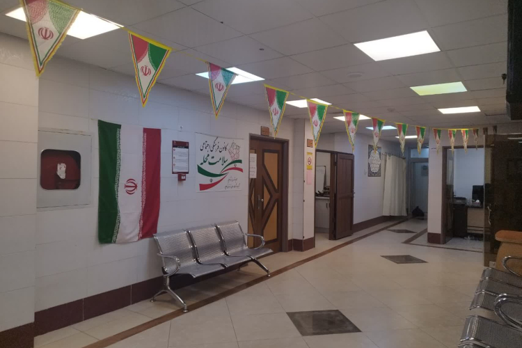 فضاسازی و آذین‌بندی مراکز بهداشت به مناسبت دهه فجر