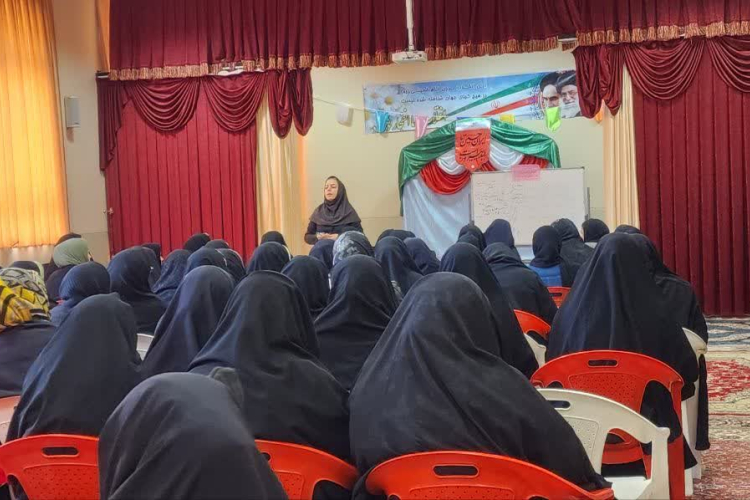 آموزش گروهی مهارت فرزندپروری و خودمراقبتی دربحران در مدرسه برکت سجزی