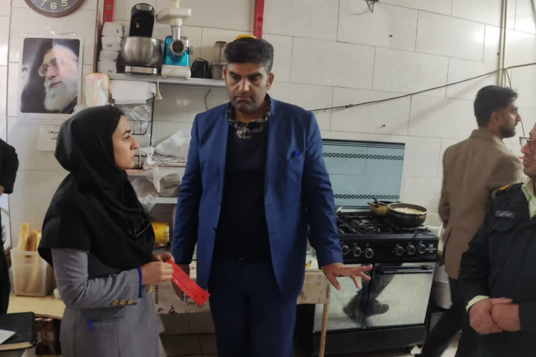 تشدید بازدید واحد مهندسی بهداشت محیط از مراکز عرضه تهیه و توزیع و اماکن عمومی شهرستان کوهپایه در ماه مبارک رمضان