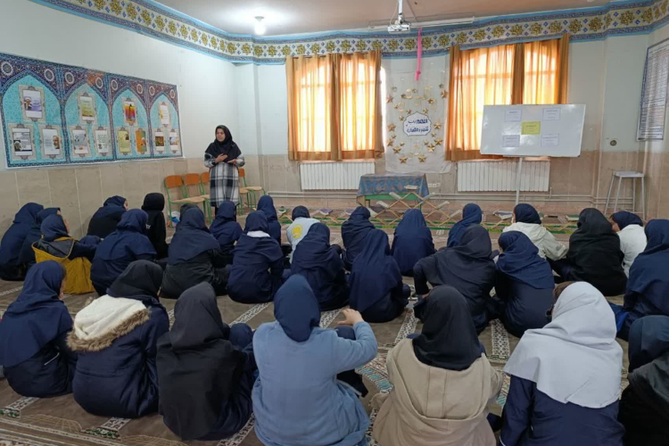  برگزاری جلسه آموزشی ماه رمضان و تغذیه مناسب دانش آموزان در دبیرستان دخترانه قائم المنتظر المهدی (عج) تودشک