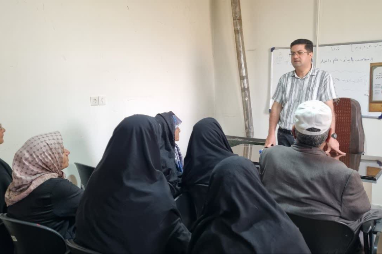 برگزاری جلسه آموزشی به مناسبت هفته سلامت و با تاکید بر مولفه های اجتماعی موثر بر سلامت در پایگاه تودشکچویه