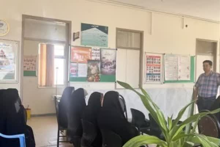 برگزاری جلسه آموزشی در خانه بهداشت مشکنان