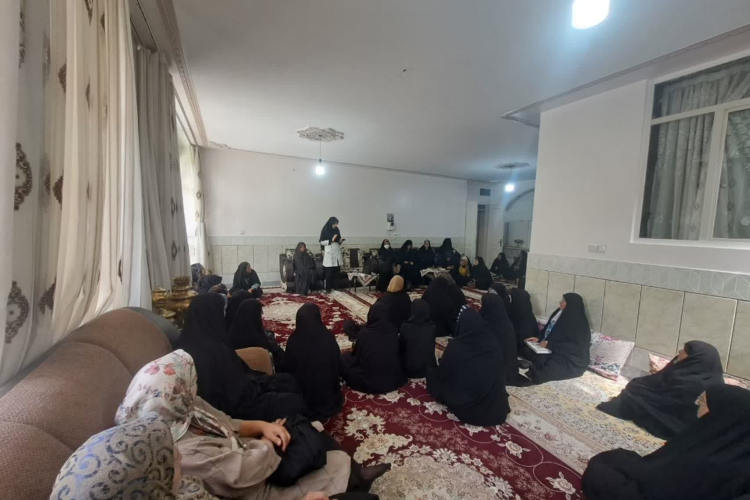  برگزاری جلسه آموزشی همزمان با آغاز هفته ملی بدون دخانیات  و با تأکید بر محور «خانواده‌های عاری از دخانیات، برای نسل بدون دخانیات»