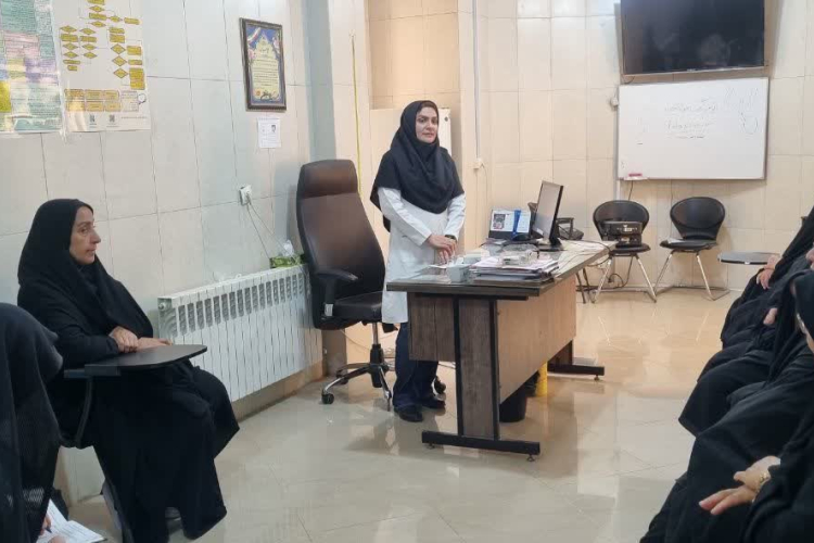برگزاری کلاس آموزشی با محوریت کتابچه خودمراقبتی برای پیشگیری و کنترل سرطان