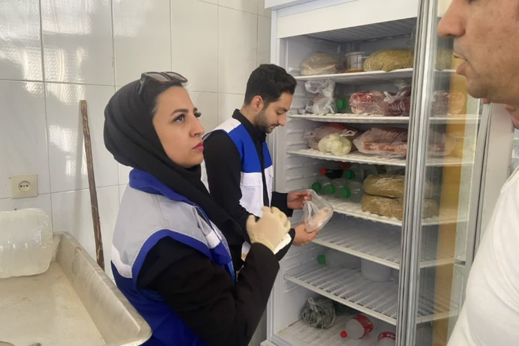 بازدید مشترک شبکه بهداشت و درمان و اداره دامپزشکی شهرستان کوهپایه در راستای تشدید نظارت و بازرسی های بهداشتی به مناسبت ایام سوگواری امام حسین (ع)