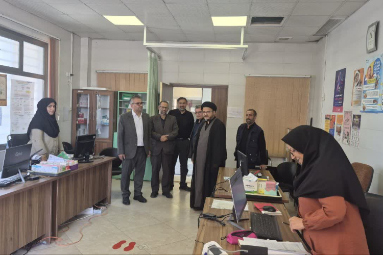  بازدید امام جمعه و معاون فرماندار شهرستان از مرکز بهداشت کوهپایه به مناسبت هفته عفاف و حجاب