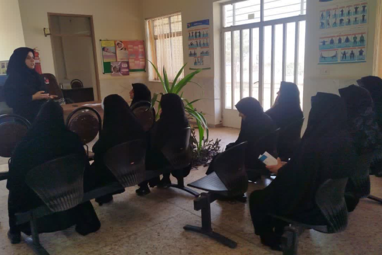 برگزاری جلسه آموزشی تغذیه در خانه بهداشت مشکنان با تأکید بر مولفه های اجتماعی موثر بر سلامت (SDH)