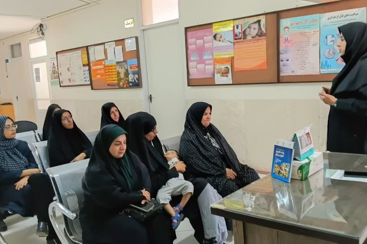 برگزاری جلسه آموزشی پیشگیری و کنترل سوء تغذیه کودکان زیر پنج سال در خانه بهداشت جزه با تأکید بر مؤلفه های اجتماعی موثر بر سلامت(SDH)