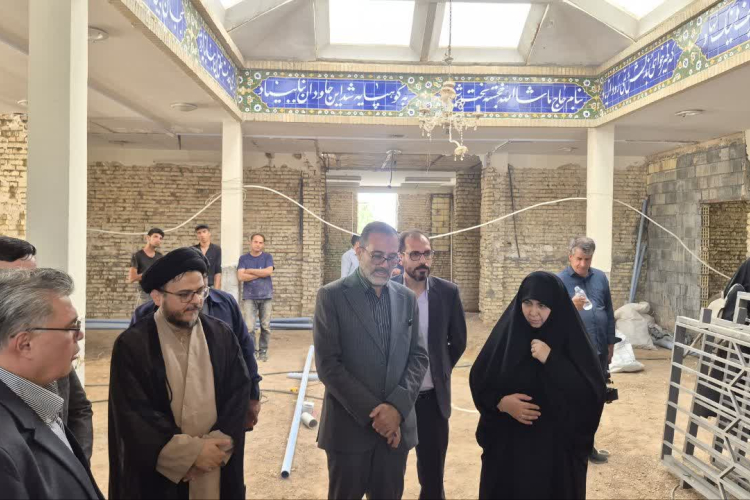 بازدید معاون استاندار، مسئولان دانشگاه اصفهان و شهرستان کوهپایه از پروژه بازسازی مرکز جامع منتخب شهرستان