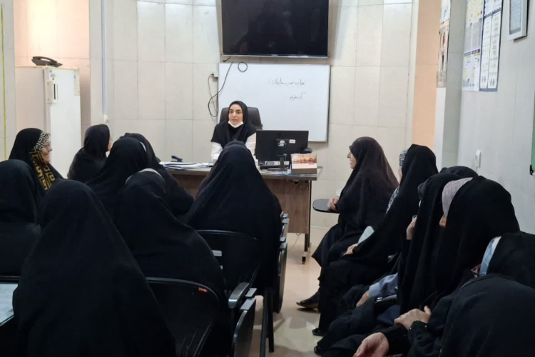 گزاری برنامه آموزشی ویژه رابطین و سفیران سلامت در مرکز خدمات جامع سلامت سجزی