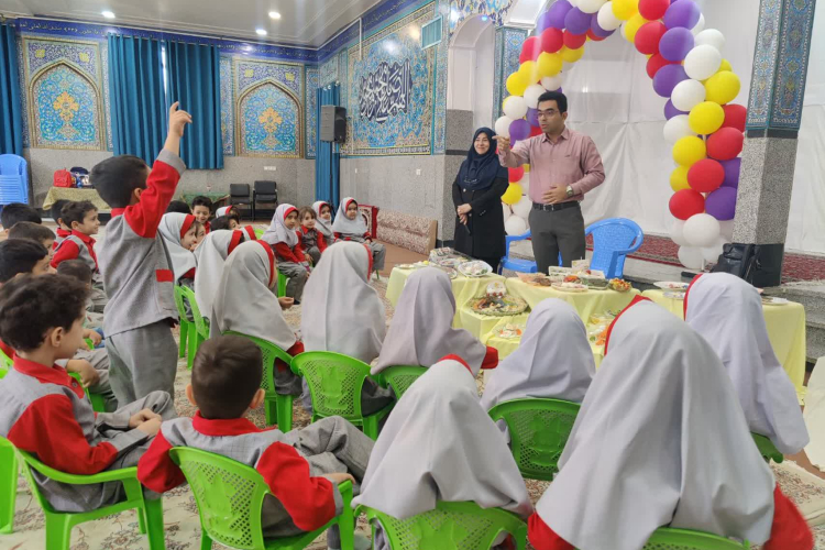  برگزاری آموزش گروهی به مناسبت روز جهانی تخم‌مرغ و هفته ملی گرامیداشت کودک