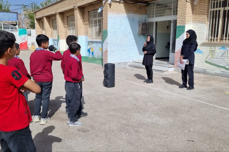 آموزش تغذیه بمناسبت روز جهانی تخم مرغ و روز جهانی غذا در دبستان شهید غلامرضا قادری زفره همراه با غذای سالم