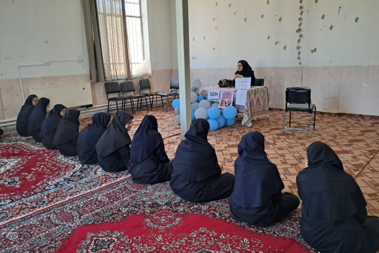 برگزاری جلسه آموزشی به مناسبت هفته سلامت روان در هنرستان مهر کوهپایه