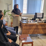 برگزاری جلسه آموزشی تغذیه با تاکید بر مولفه های اجتماعی موثر بر سلامت در اداره امور مالیاتی شهرستان کوهپایه
